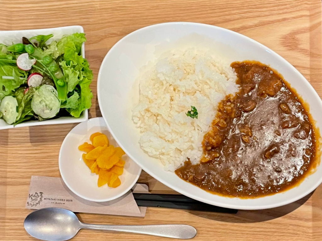 牛すじ煮込みカレーランチ